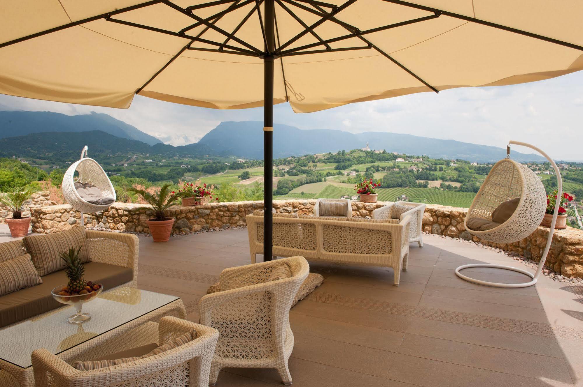 Villa Del Poggio Prosecco Bike Hotel San Pietro Di Feletto Exterior foto